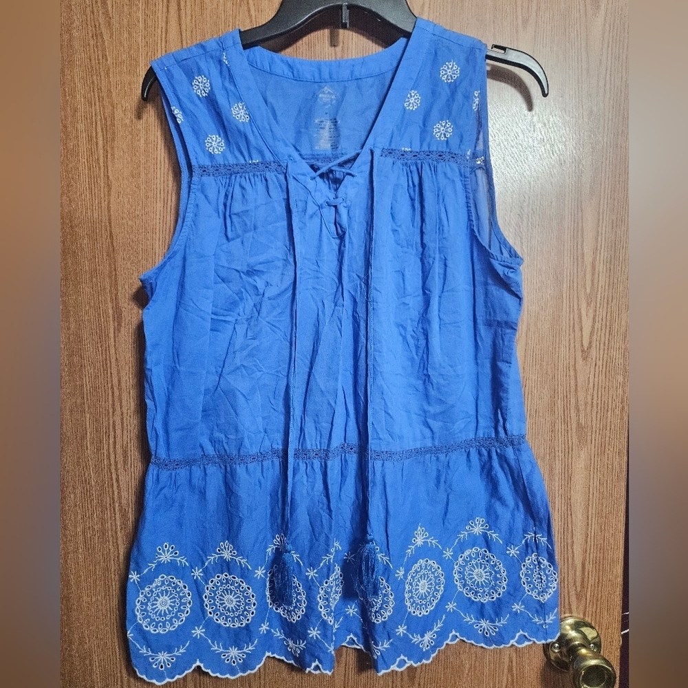 St. Johns Bay Blue V Neck Tie Tank Top Embroidered Shirt Blouse Size Medium!